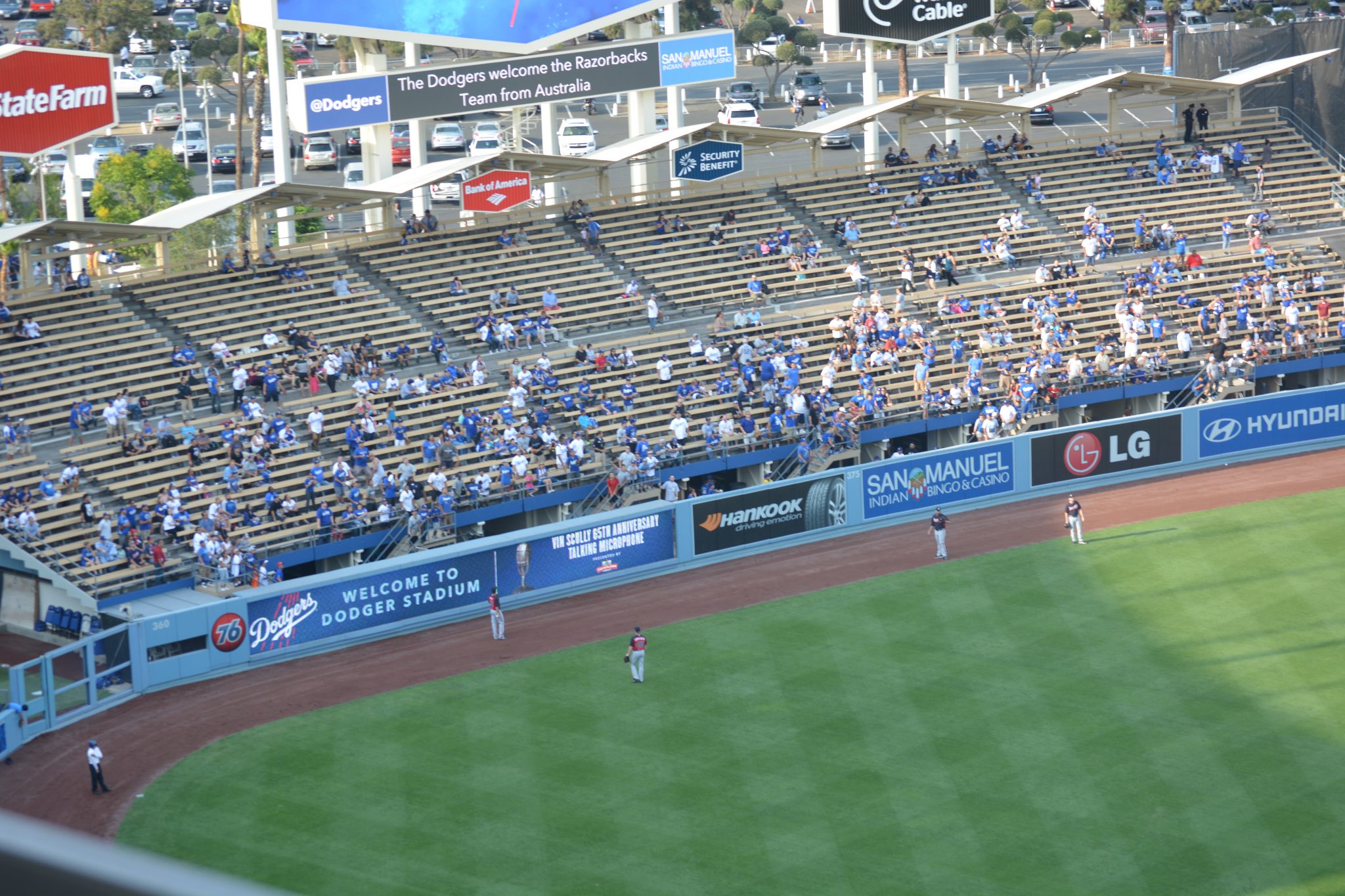 Catching a Baseball at an MLB Game Tips & Tricks Best Ballpark Seats